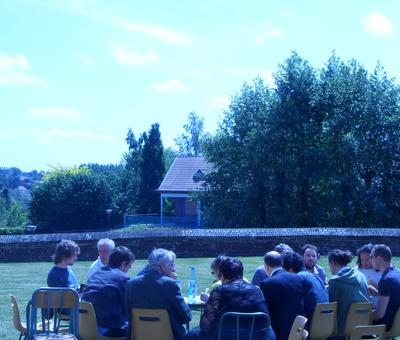 Repas au soleil entre deux concerts...