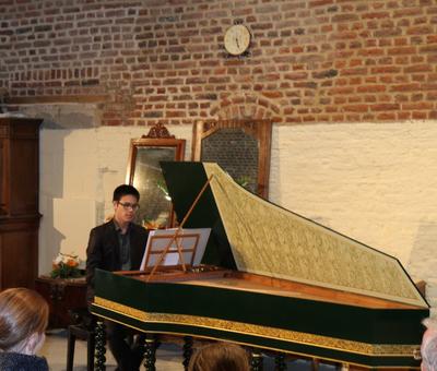 A la découverte des claviers anciens > Concert en ballade de Jean-Luc HO