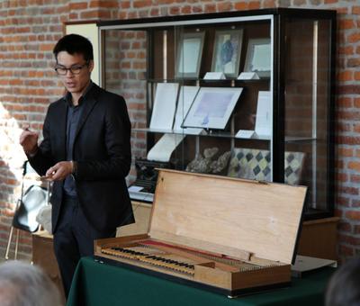 A la découverte des claviers anciens > Concert en ballade de Jean-Luc HO